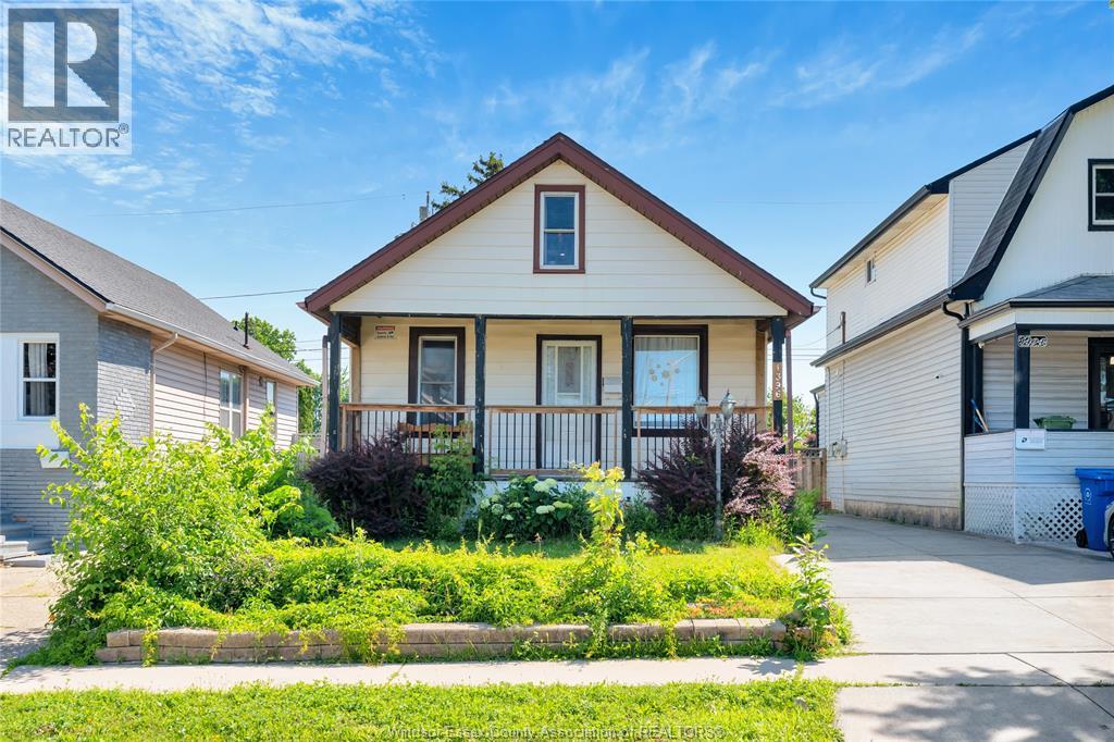 1396 LILLIAN AVENUE, Windsor