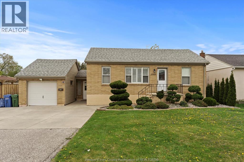 2563 MELDRUM, Windsor