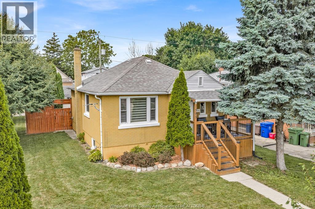 1595 Alexis, Windsor