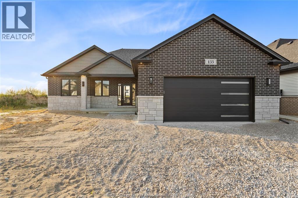43 Bloomington Way, Chatham