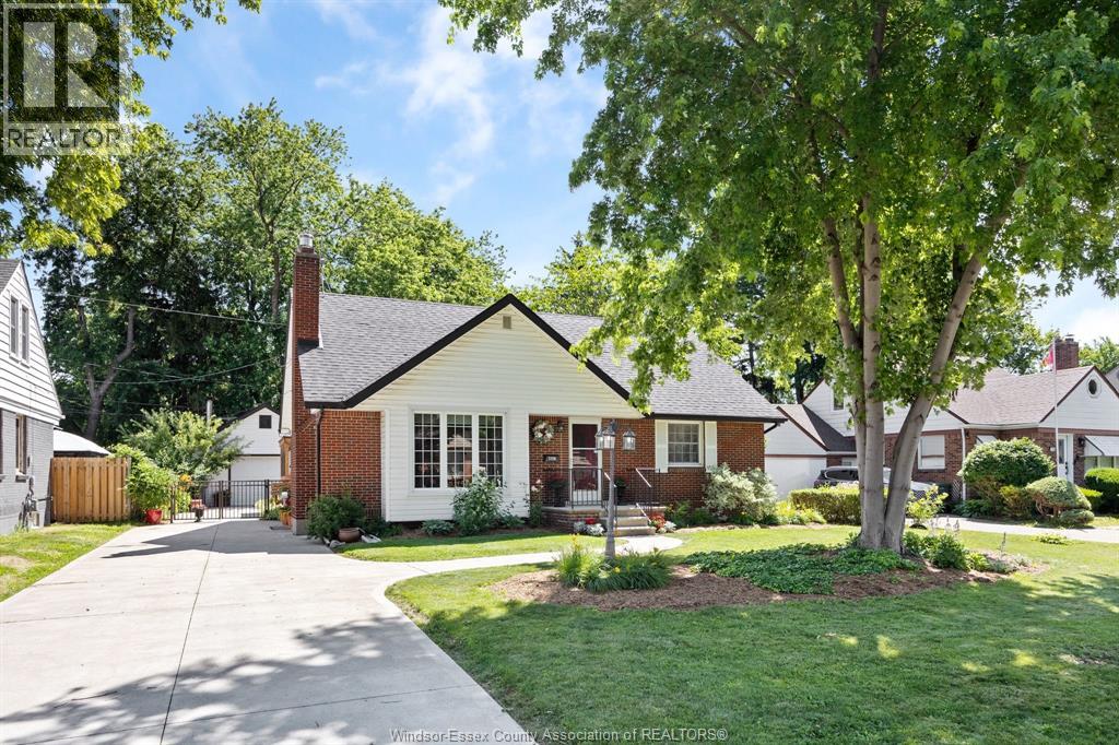 2720 ACADEMY, Windsor
