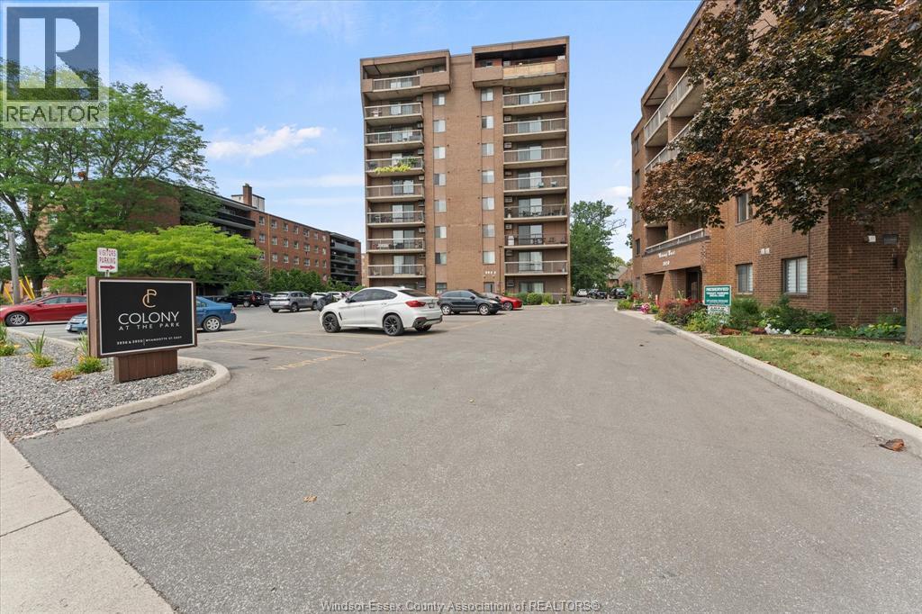 3936 Wyandotte STREET East UnitNo. 405, Windsor