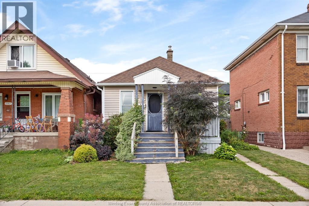 1545 LILLIAN AVENUE, Windsor