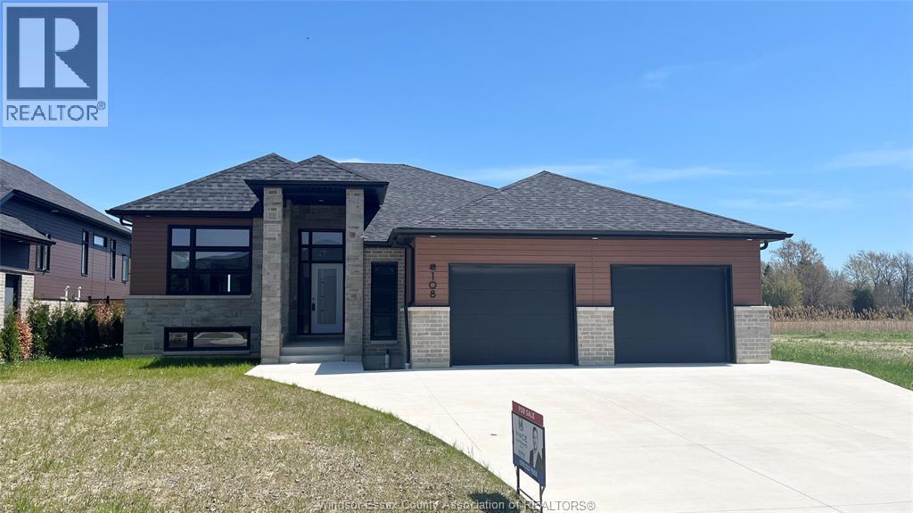108 HAZEL CRESCENT, Kingsville