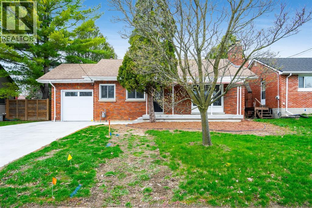 95 TWEEDSMUIR AVENUE East, Chatham