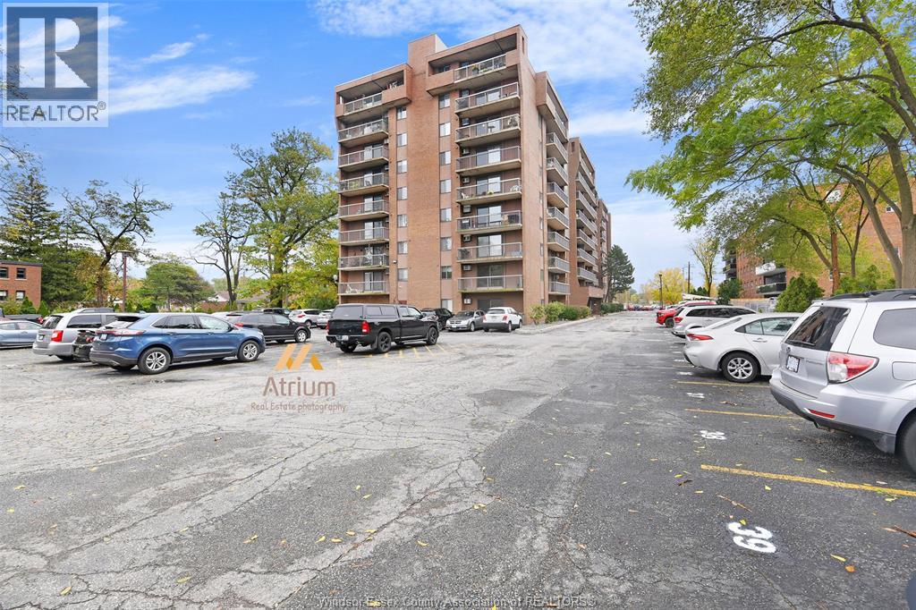 3936 WYANDOTTE STREET East UnitNo. 207, Windsor