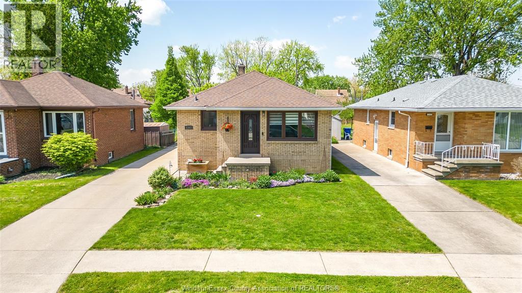 1347 BERNARD ROAD, Windsor