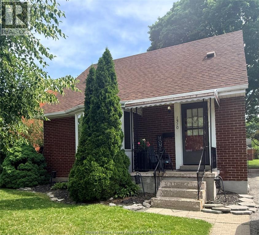 1310 ASKIN AVENUE, Windsor