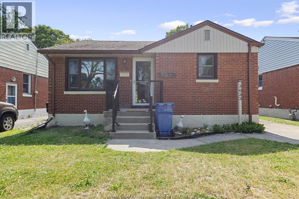 3833 VAUGHAN, Windsor
