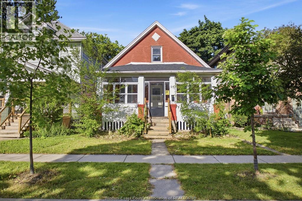 977 GLADSTONE, Windsor