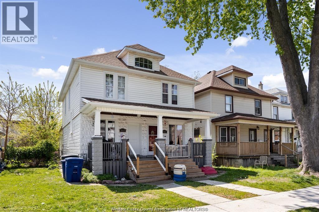 881-883 MARION AVENUE, Windsor