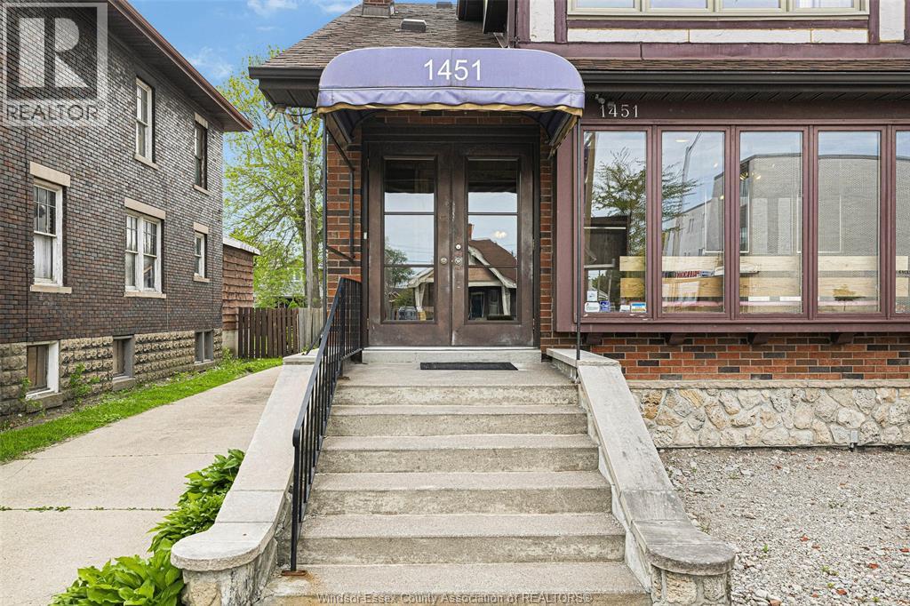 1451 OUELLETTE AVENUE, Windsor
