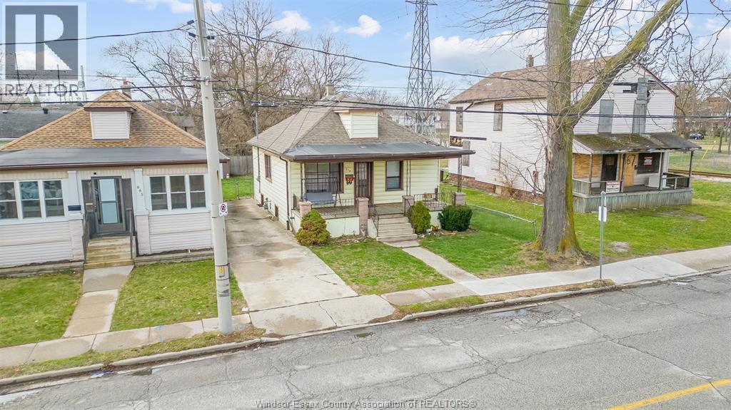 879 FELIX AVENUE, Windsor