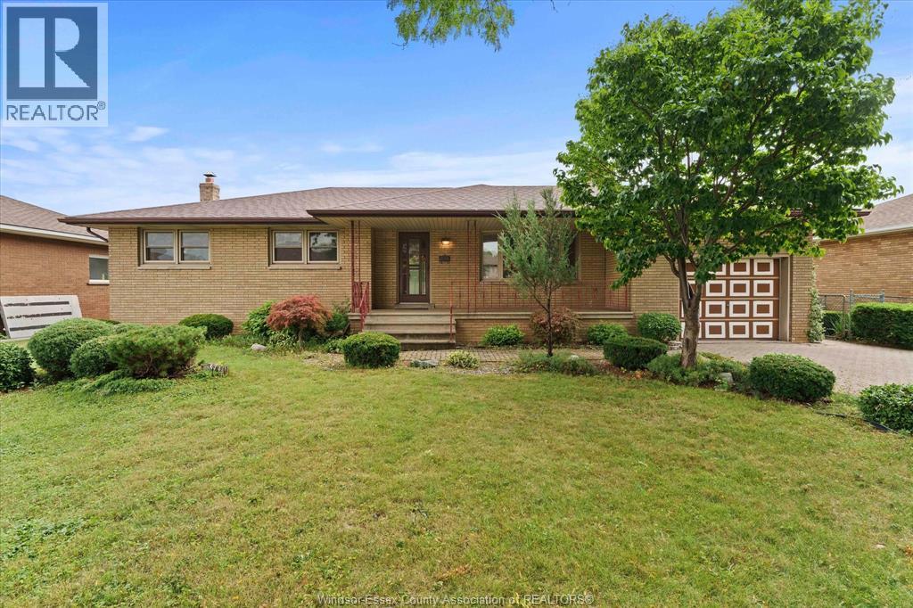 1782 RANDOLPH AVENUE, Windsor