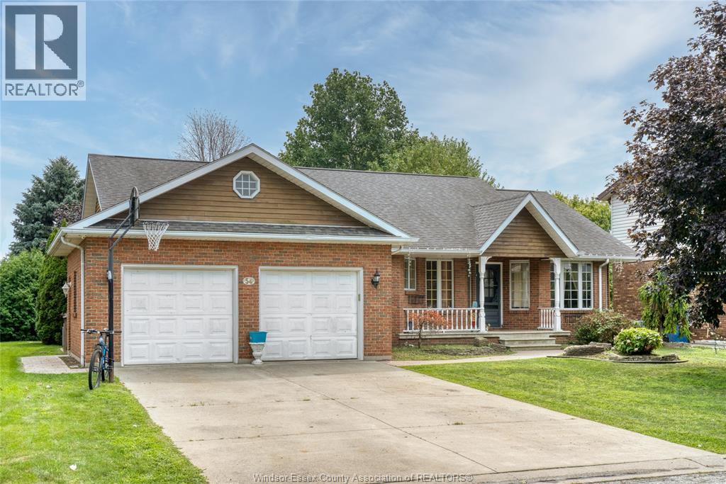 54 SHAWNEE COURT, Leamington