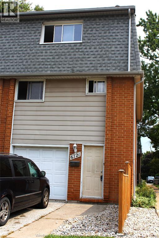 6721 Rose-Ville Garden DRIVE, Windsor