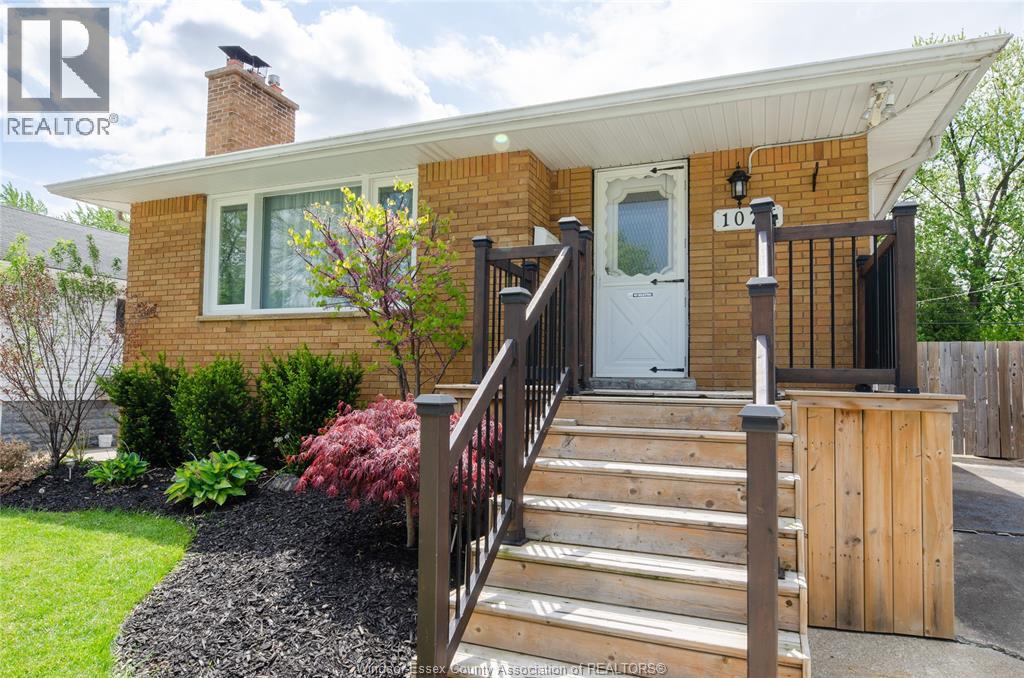 1077 FAIRVIEW, Windsor