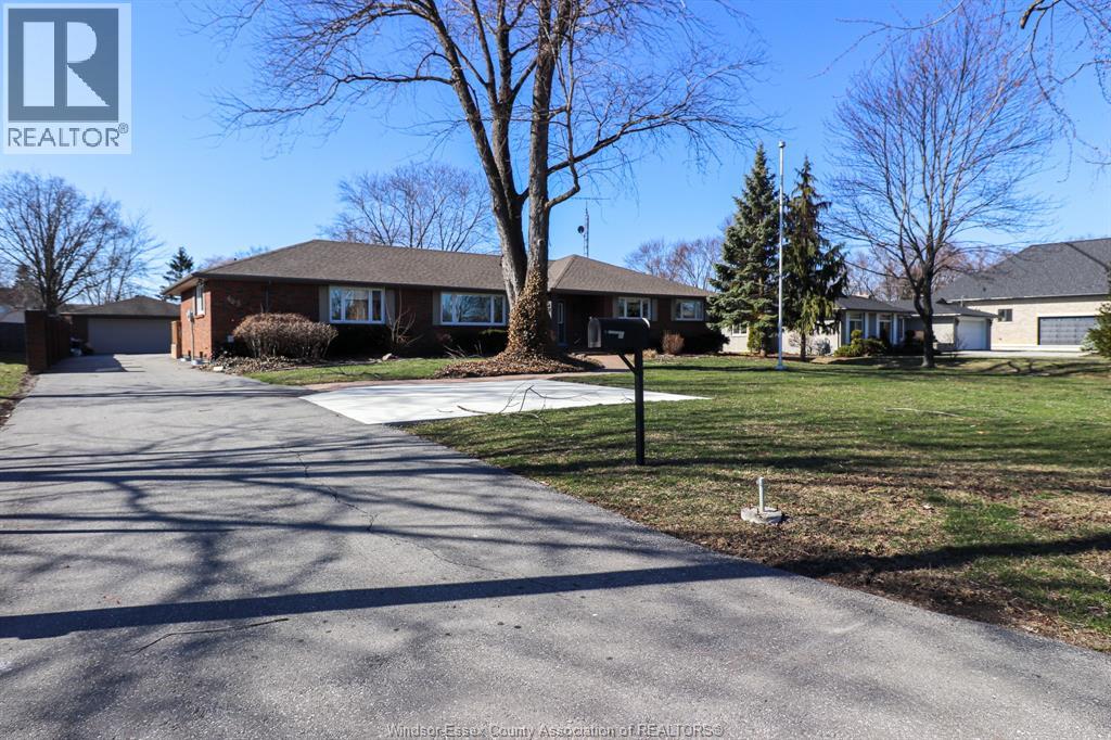 463 RUSSELL WOODS ROAD, Lakeshore