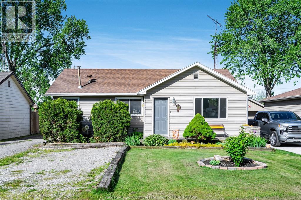 6 Standaert ROAD, Chatham