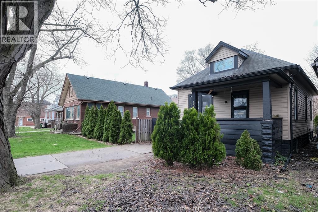1585 PELISSIER, Windsor