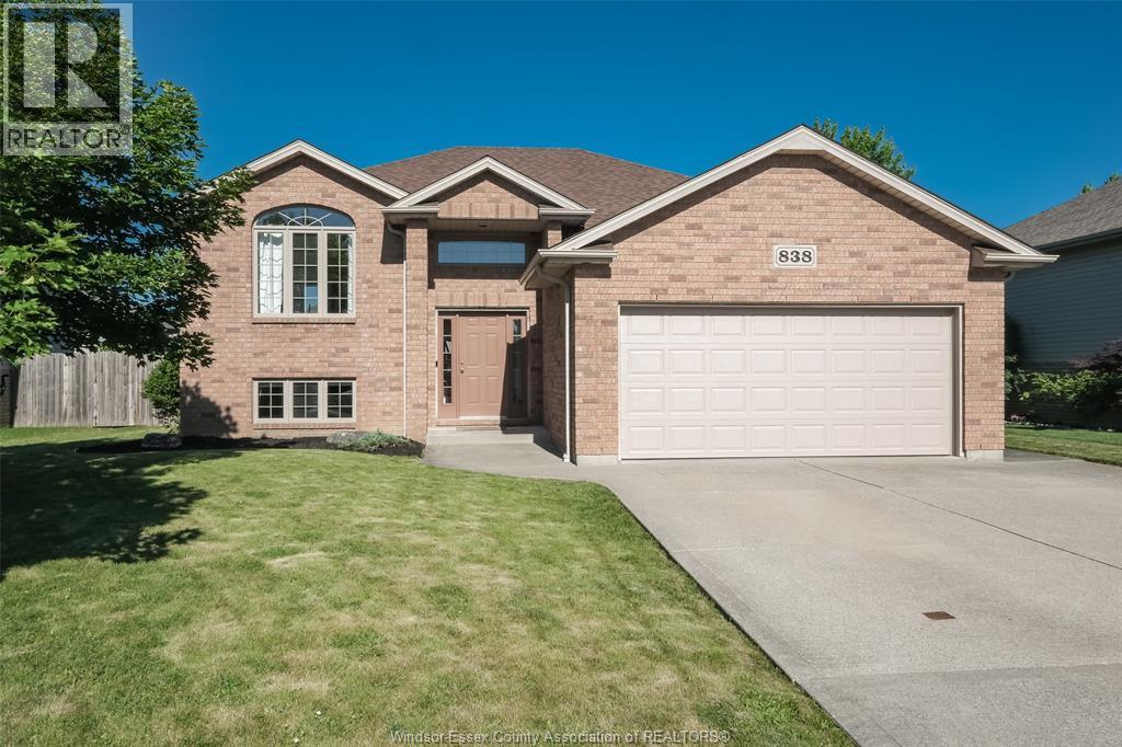 838 SOUTHWOOD DRIVE, Lakeshore