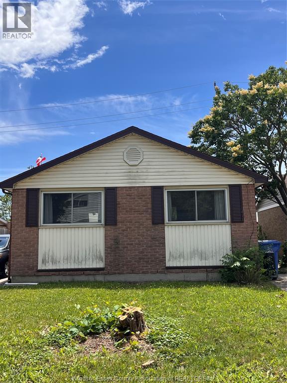1411 BAYSWATER CRESCENT, Windsor