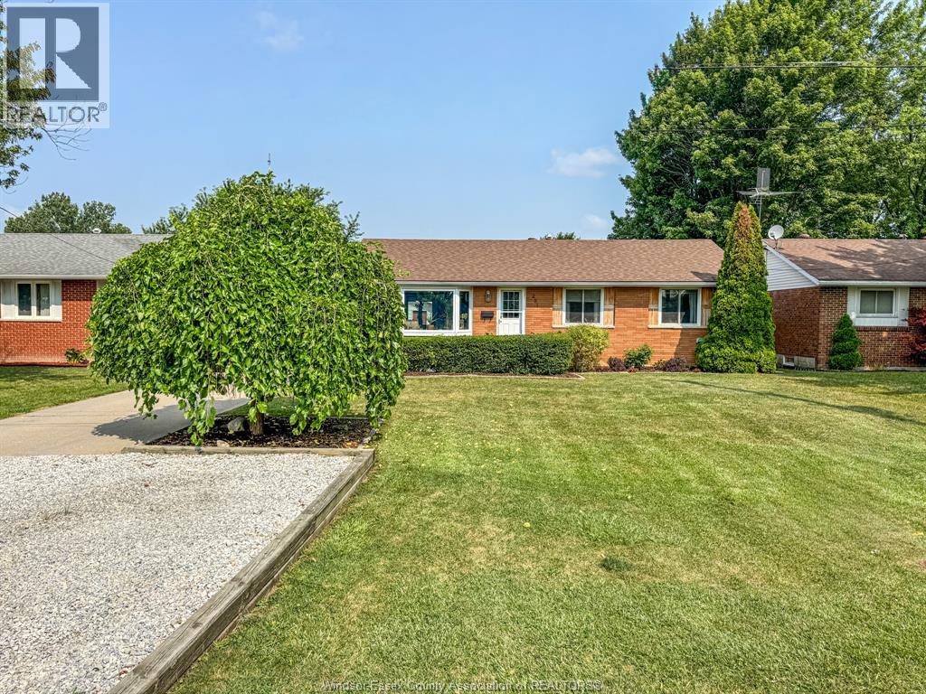 281 FAIRVIEW East, Essex