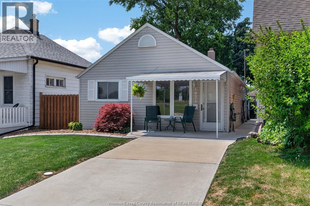 1075 CURRY, Windsor