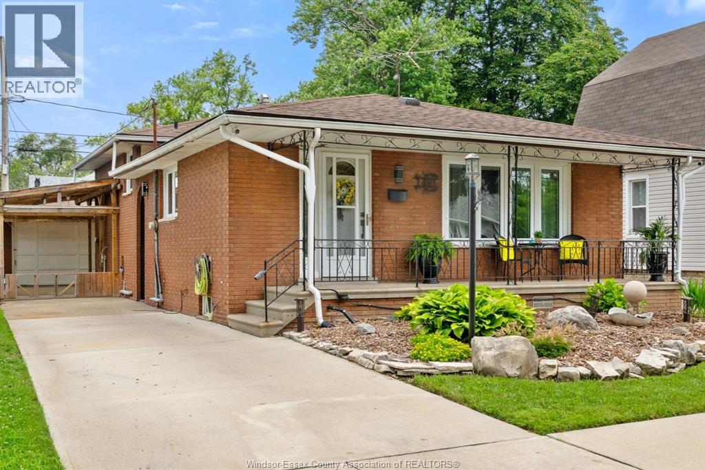 1491 ELLROSE AVENUE, Windsor