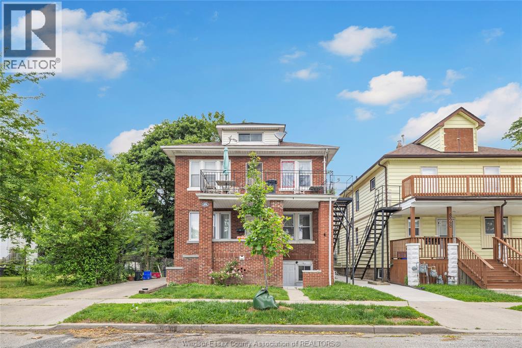 826 JOS JANISSE AVENUE, Windsor