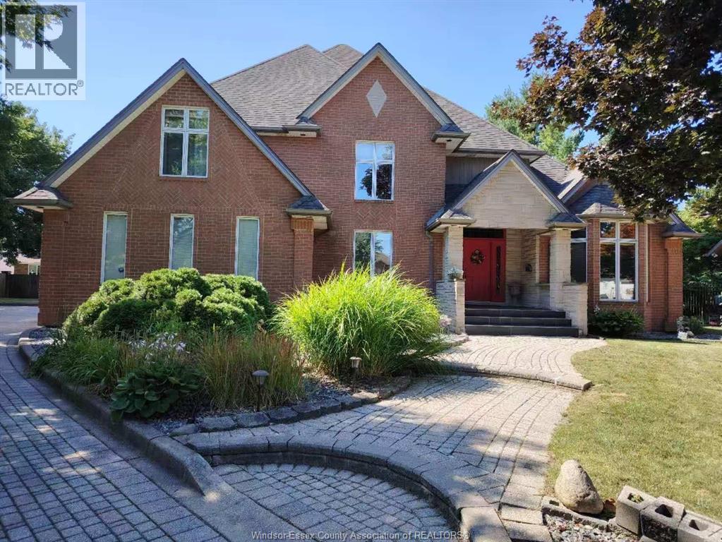 1985 OMIRA STREET, LaSalle
