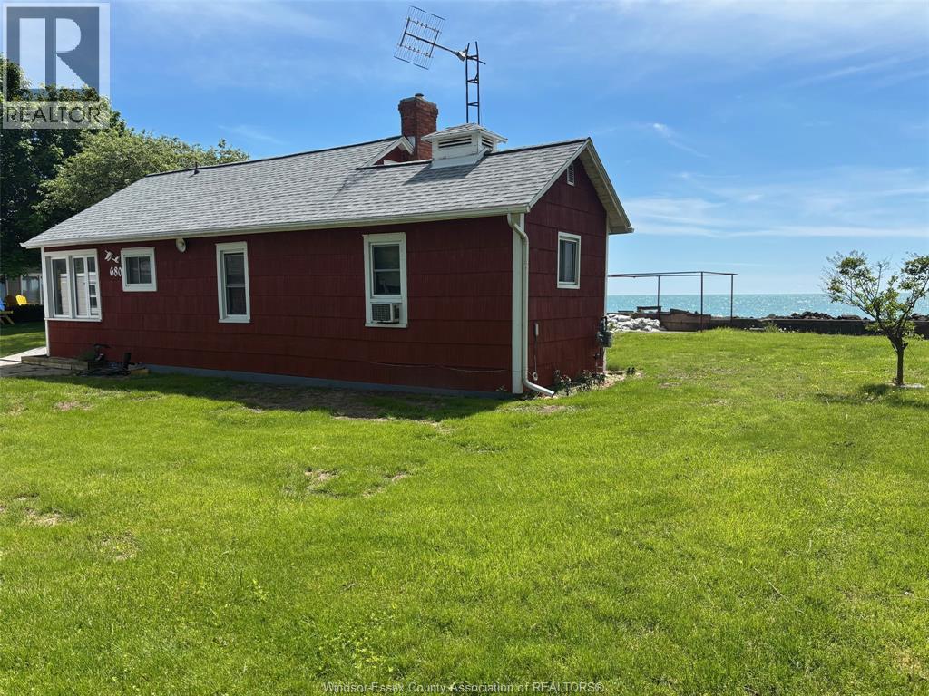 680 POINT PELEE DRIVE, Leamington