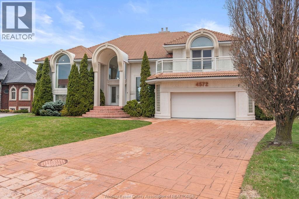 4572 LAKE GRANDE COURT, Windsor
