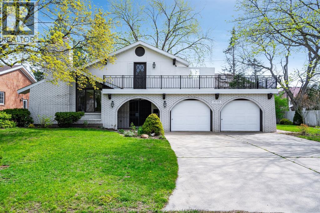 3770 Huntington, Windsor