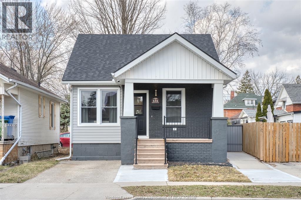 434 GROVE AVENUE, Windsor