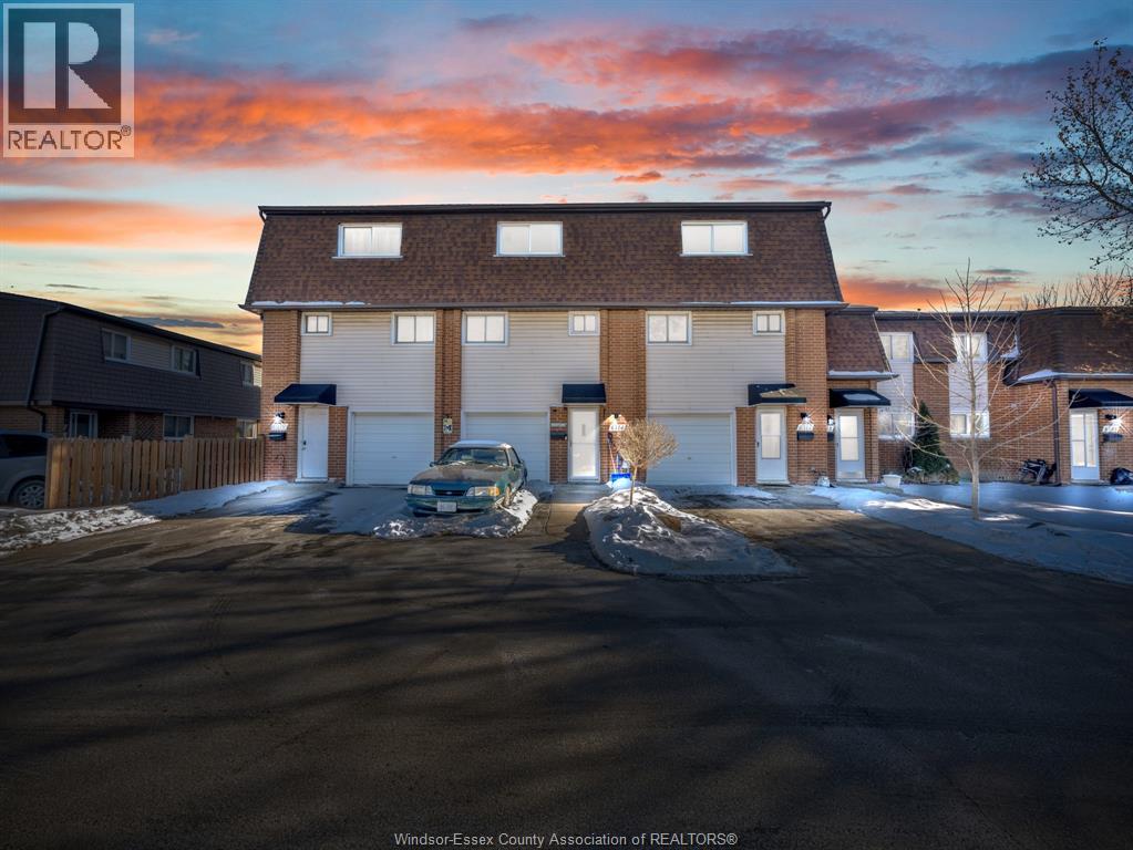 6312 THORNBERRY, Windsor