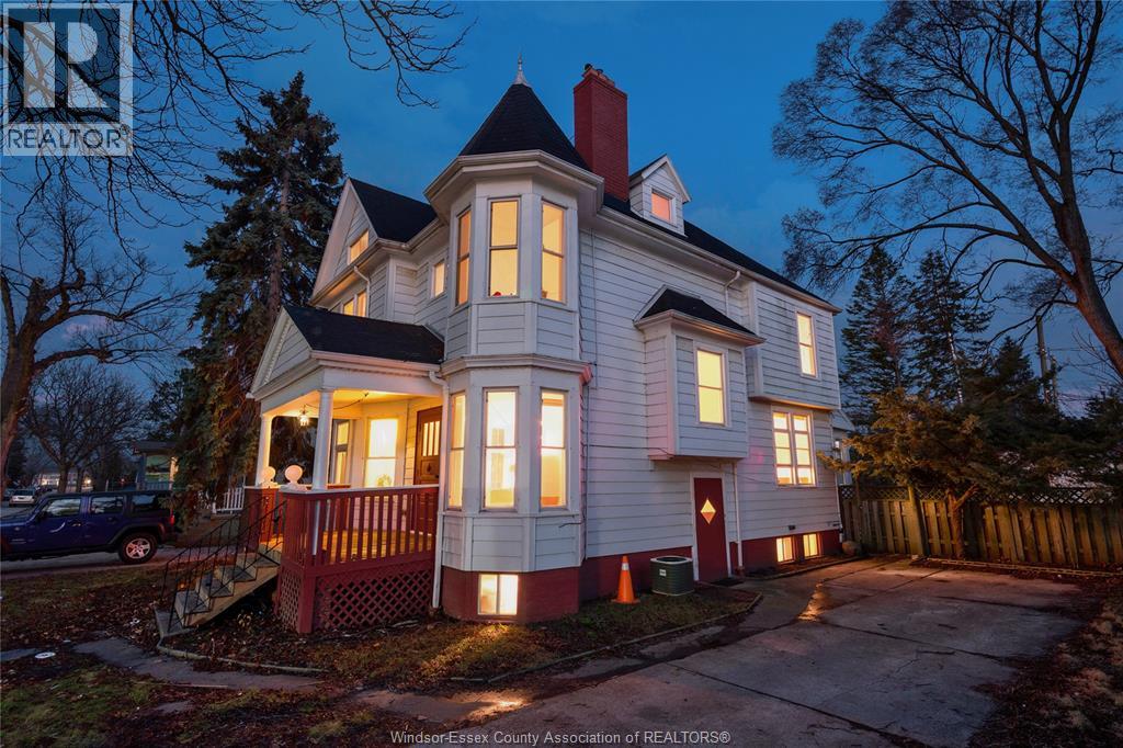 631 CHURCH, Windsor
