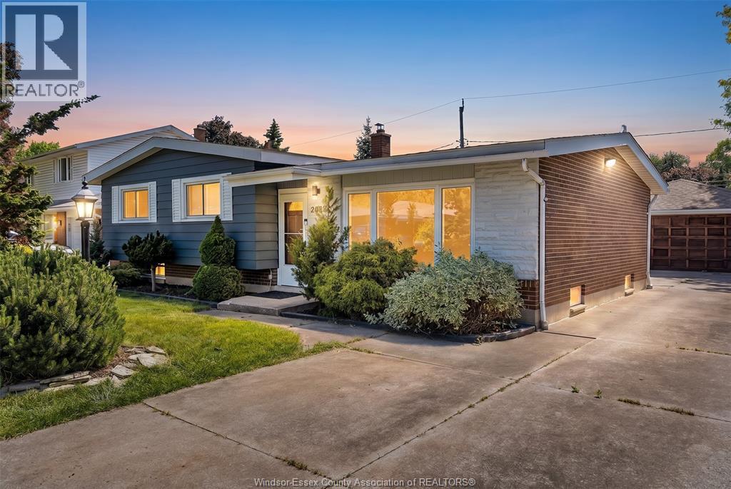 2695 SIERRA DRIVE, Windsor