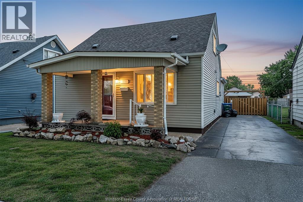 1554 AUBIN ROAD, Windsor
