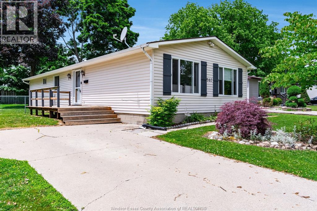 302 Summerset AVENUE, Kingsville
