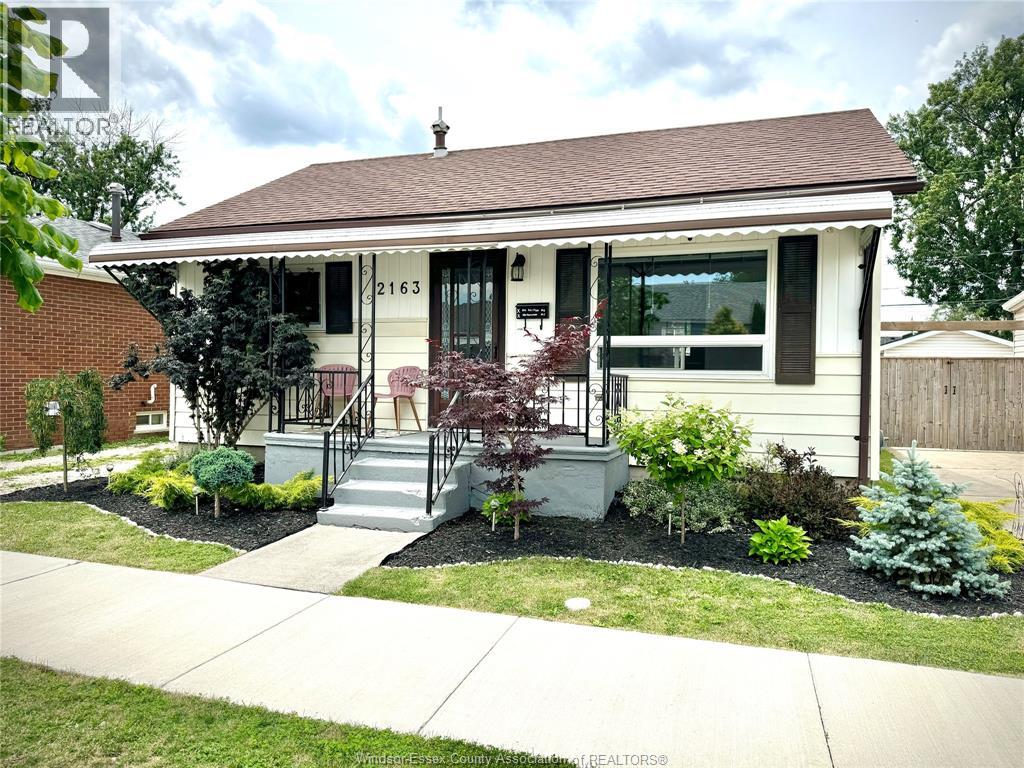 2163 WELLESLEY AVENUE, Windsor