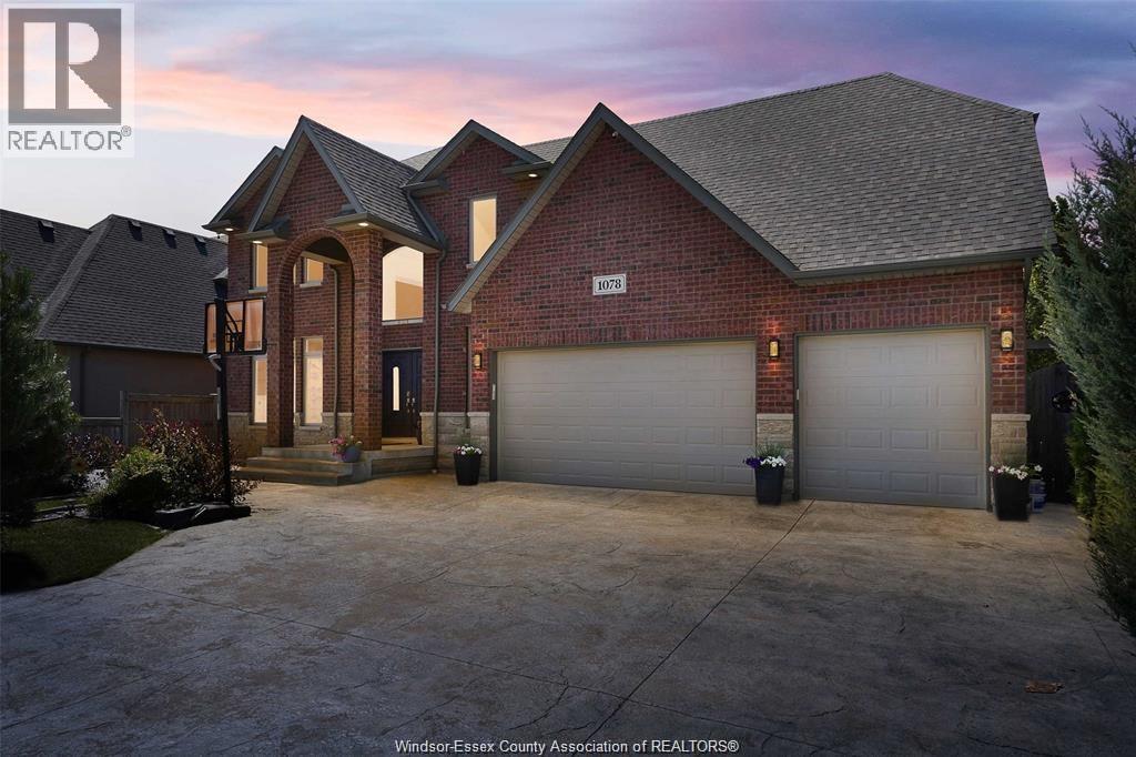 1078 CHARLOTTE CRESCENT, Lakeshore