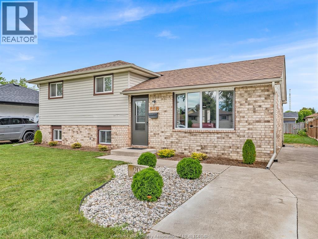 20 ST. CHARLES PL, Amherstburg