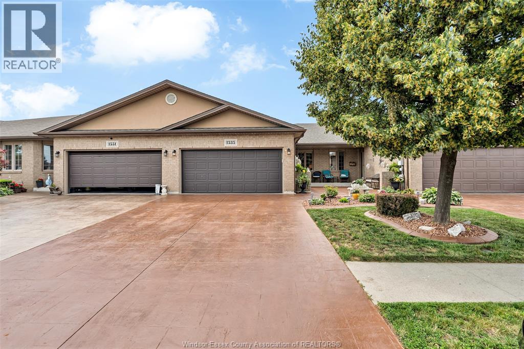 1535 LUXURY, Windsor