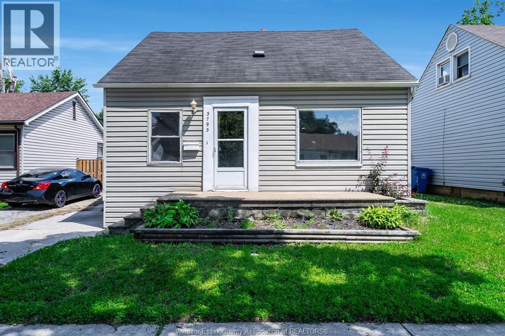 3793 Vaughan, Windsor