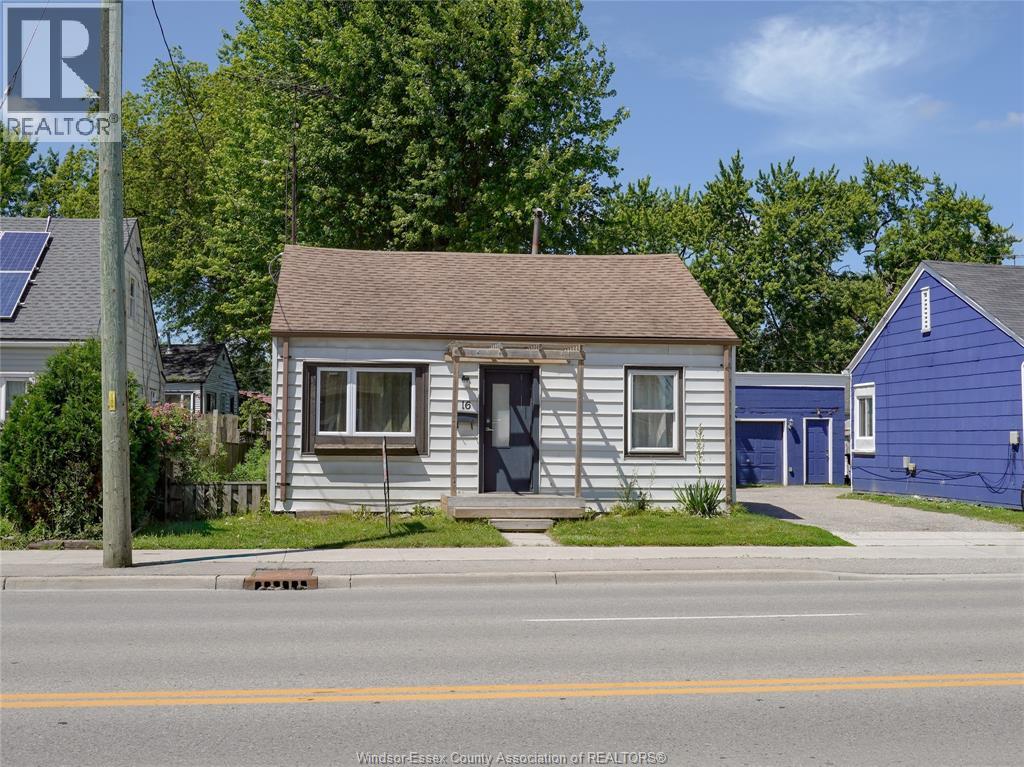 16 MCNAUGHTON AVENUE, Wallaceburg