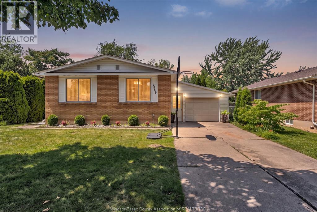 2949 BRIMLEY DRIVE, Windsor
