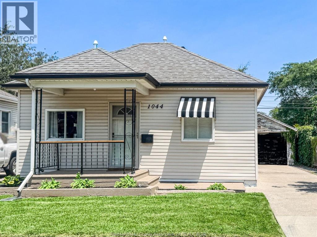 1044 Reedmere, Windsor