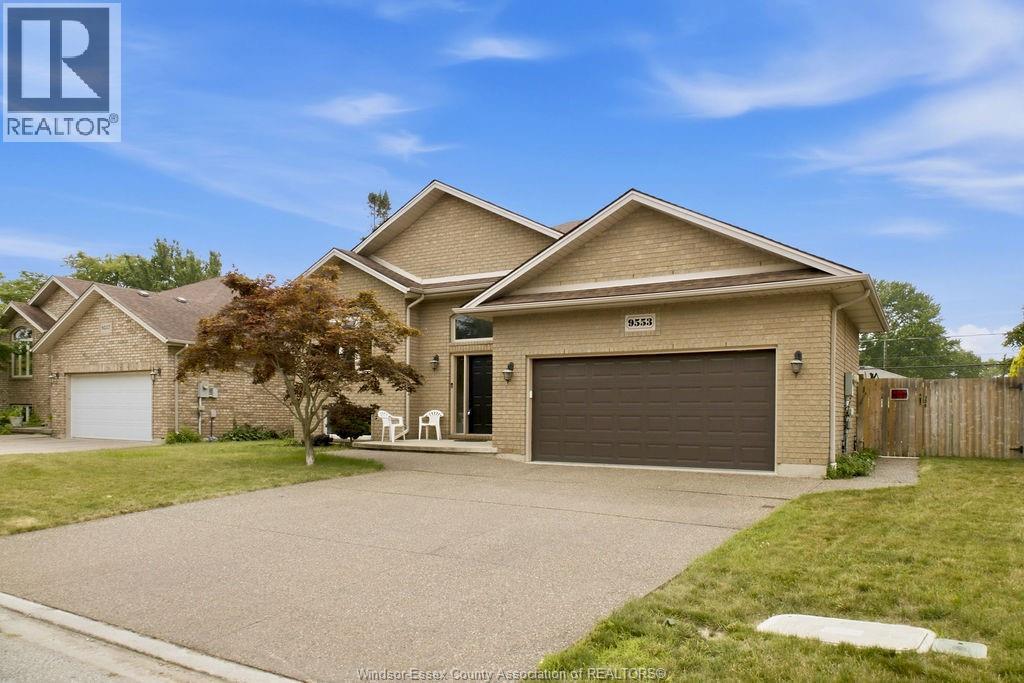 9553 MANITOU, Windsor
