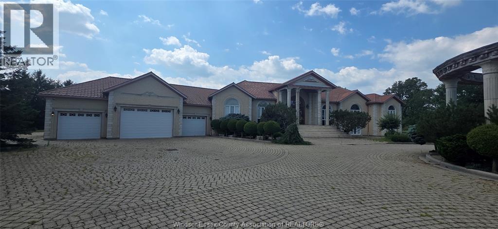 7348 HOWARD, Amherstburg